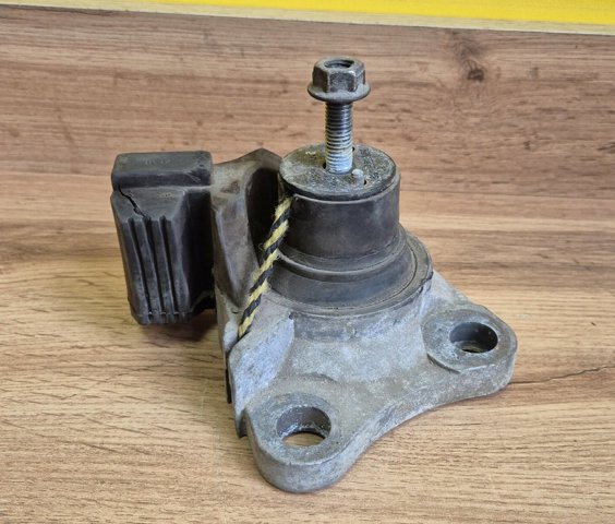 Права подушка двигуна 8200253037 RENAULT