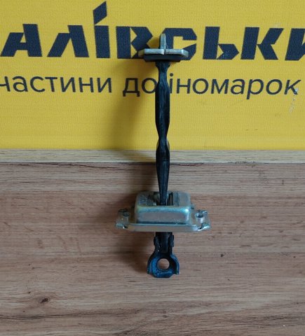Обмежувач відкриття дверей, задній 824304EA0A NISSAN