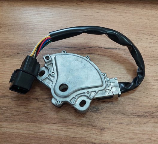 Датчик положення селектора АКПП 8604A053 MITSUBISHI