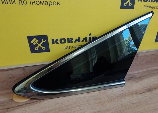 Скло багажного відсіку, праве 87820C2000 HYUNDAI