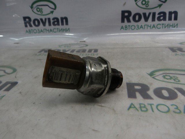 Датчик тиску палива 03L906054A VAG