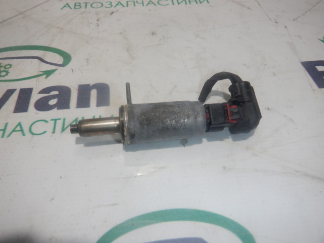Регулятор фаз газорозподілу 06E103697AB VAG