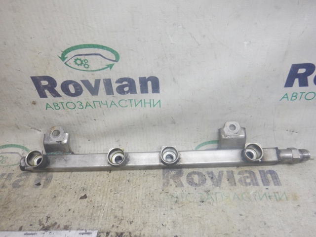 Рампа форсунок системи упорскування палива 06G133317 VAG