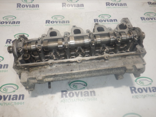 ГБЦ мотора 110426145R RENAULT