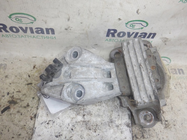 Права опора двигуна 112100020R RENAULT