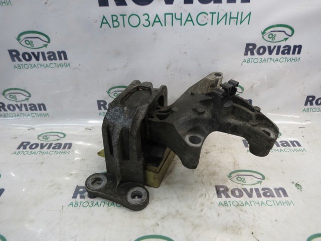 Права подушка мотора 112100020R RENAULT