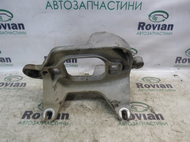 Кронштейн подушки (опори) двигуна, лівої 112221641R RENAULT