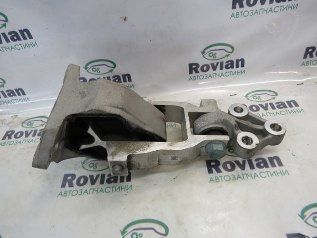 Кронштейн подушки (опори) двигуна, задньої 113326RC0A NISSAN