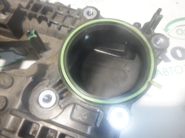 Колектор впускний 140016RR0A NISSAN