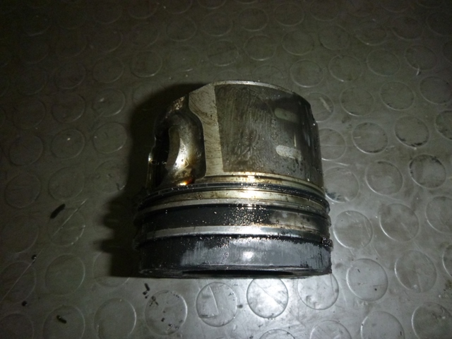 Поршень в зборі 1607373680 PEUGEOT