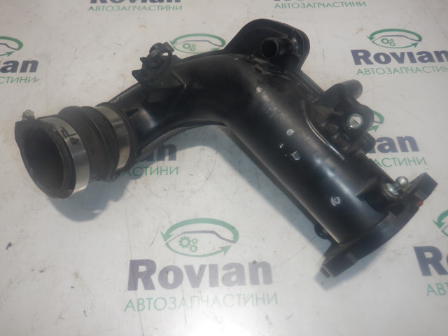 Патрубок дросельний 165766RC3B NISSAN