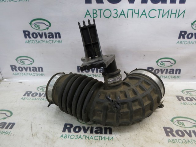 Патрубок повітряний, вихід повітряного фільтра 16578EC00B NISSAN