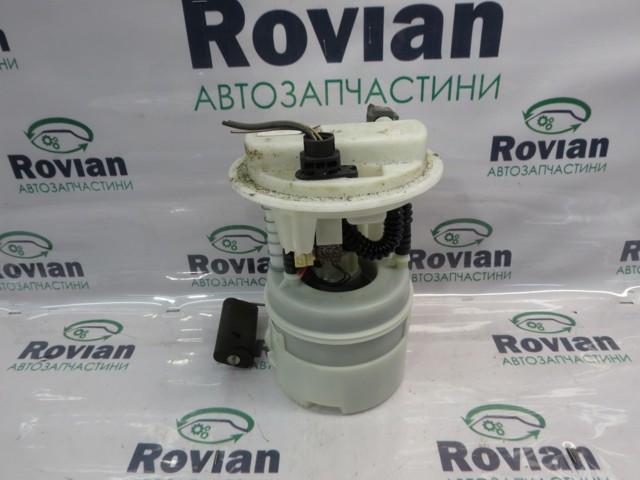 Паливний насос 172024388R RENAULT