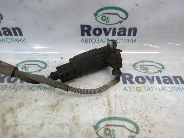 Помпа омивача Volkswagen Golf 3