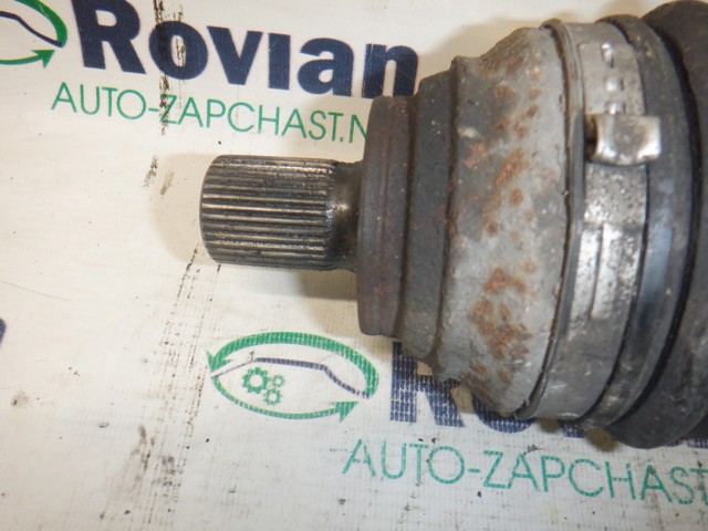 Піввісь передня, права 1K0407272CC VAG