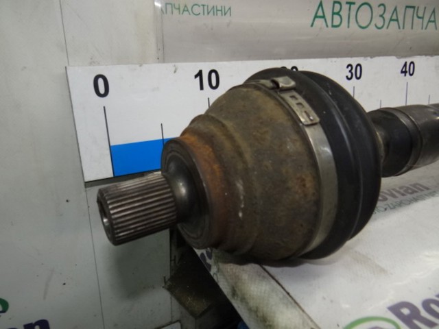 Піввісь передня, права 1K0407272LF VAG