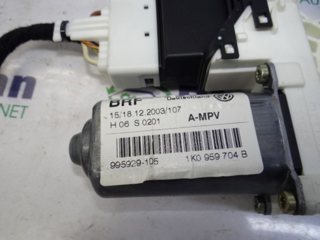 Моторчик склопідйомника двері задніх, правих 1K0959704B VAG