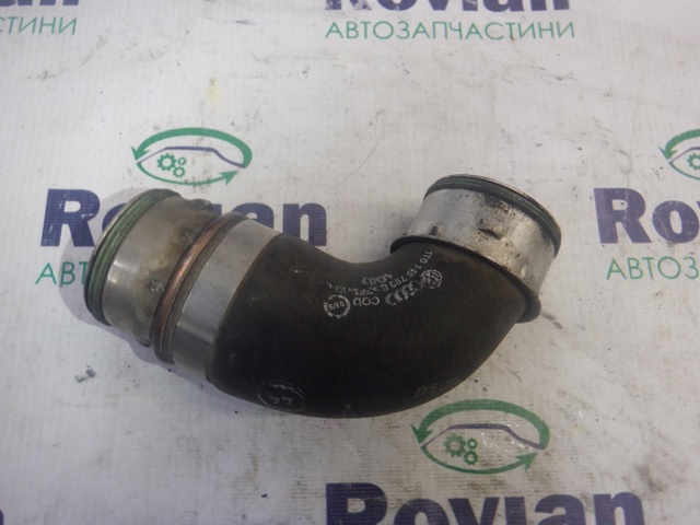 Шланг/патрубок інтеркуллера 1T0145790E VAG