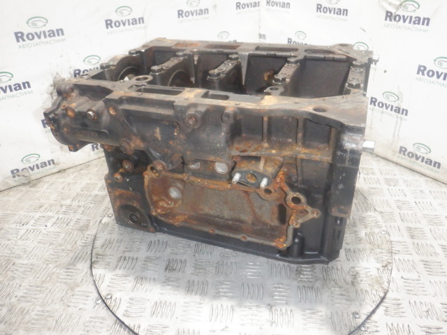 Пеньок 211004A010 HYUNDAI