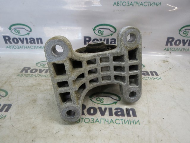 Передня опора двигуна 218C0GI000 HYUNDAI