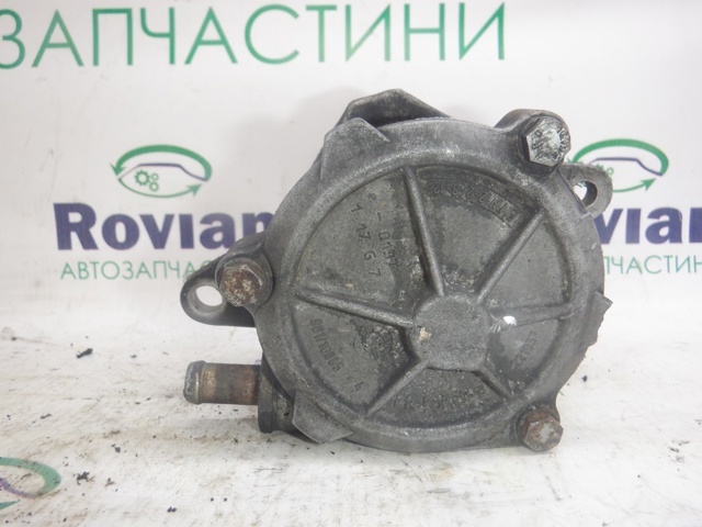 Насос вакуумний 2246126 BMW