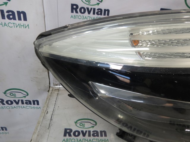 Фара основна права 260106928R RENAULT