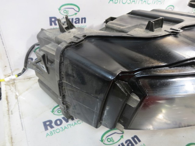 Фара основна права 260106RR0D NISSAN
