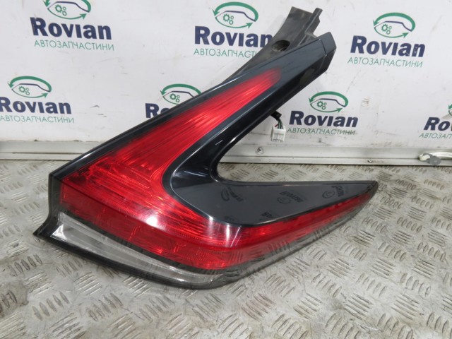 Задні ліхтарі 265505SA0A NISSAN