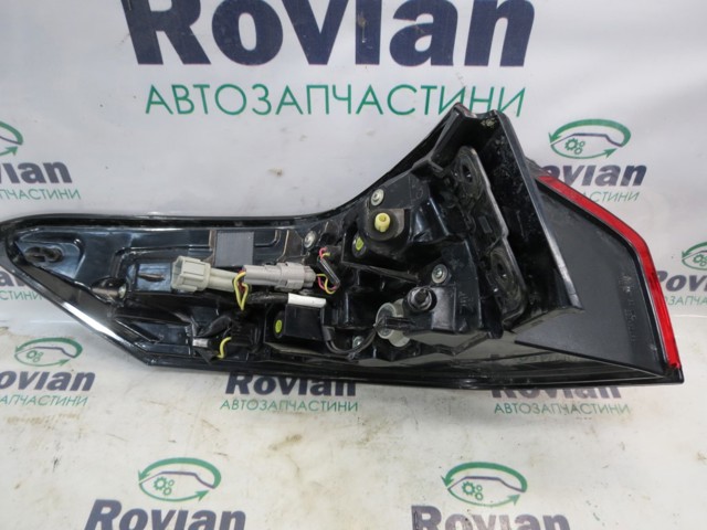Задній правий зовнішній ліхтар 265506RR0C NISSAN