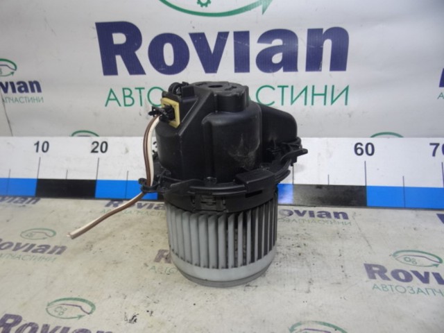 Електромотор пічки 272102988R RENAULT