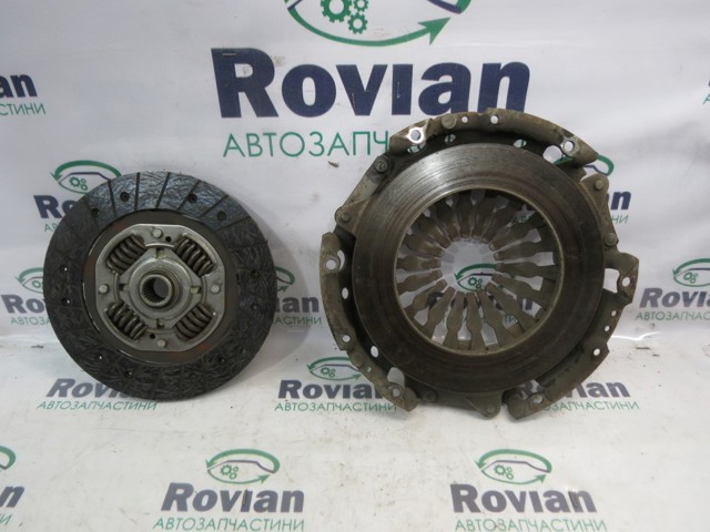 Комплект зчеплення  302050901R RENAULT