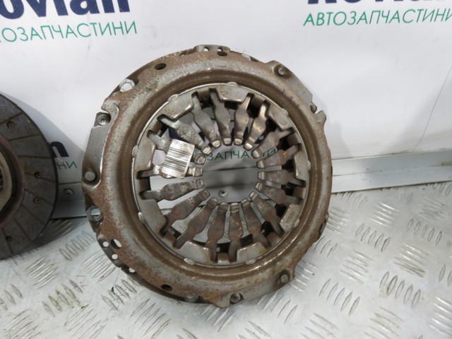Комплект зчеплення (3 частини) 302055084R RENAULT
