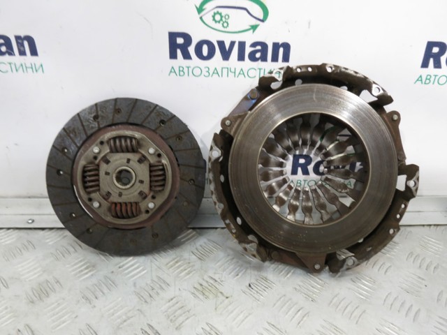 Комплект зчеплення (диск, корзина, підшипник) 302055084R RENAULT