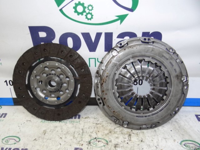 Зчеплення і комплектуючі 302057505R RENAULT
