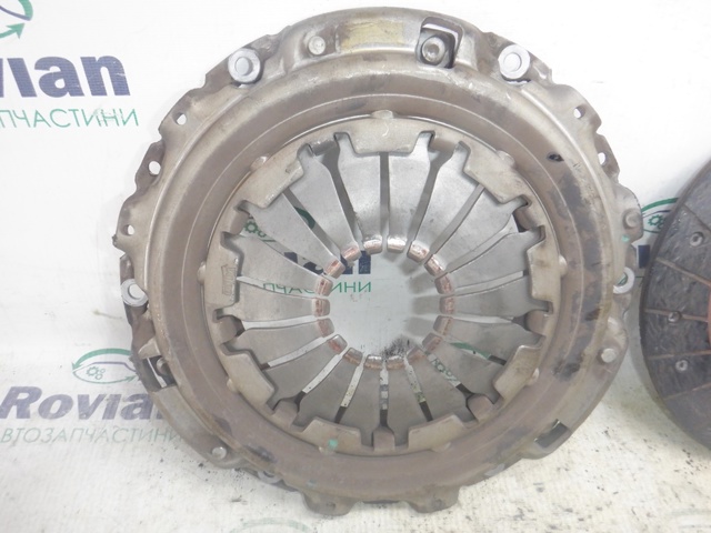 Комплект зчеплення (диск, корзина, підшипник) 302058324R RENAULT
