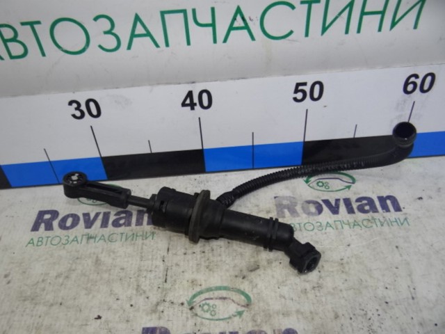Циліндр зчеплення 306100017R RENAULT