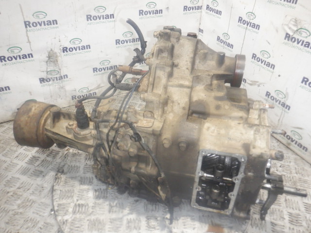 Роздавальна коробка 3242A025 MITSUBISHI