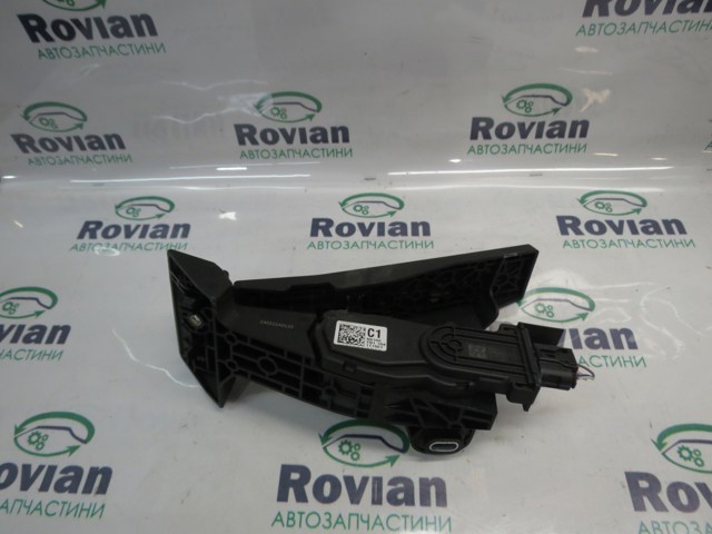 Підаль газу 32700N9100 HYUNDAI
