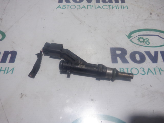 Форсунка дизельна в зборі, розпилювач + тримач 353102S001 HYUNDAI