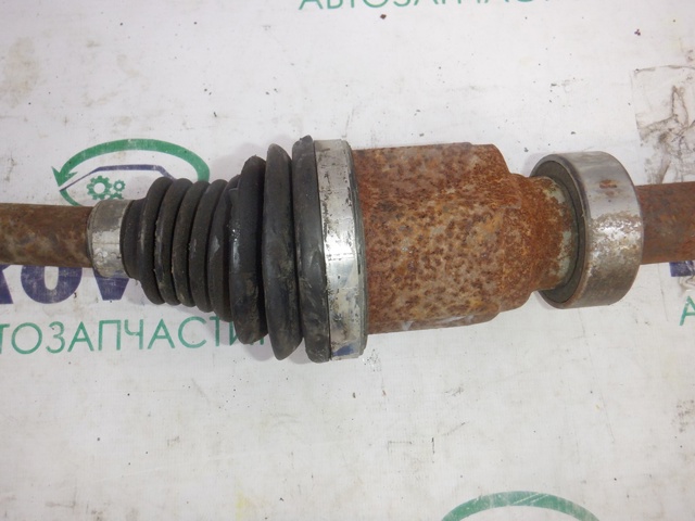 Піввісь передня, права 391001209R RENAULT