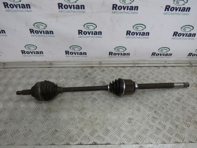 Привід правий 391003953R RENAULT