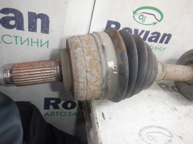 Піввісь передня, права 391006276R RENAULT