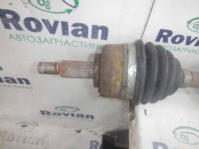 Привід передній правий 391006276R RENAULT