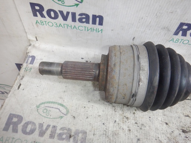 Привід передній лівий 391014021R RENAULT
