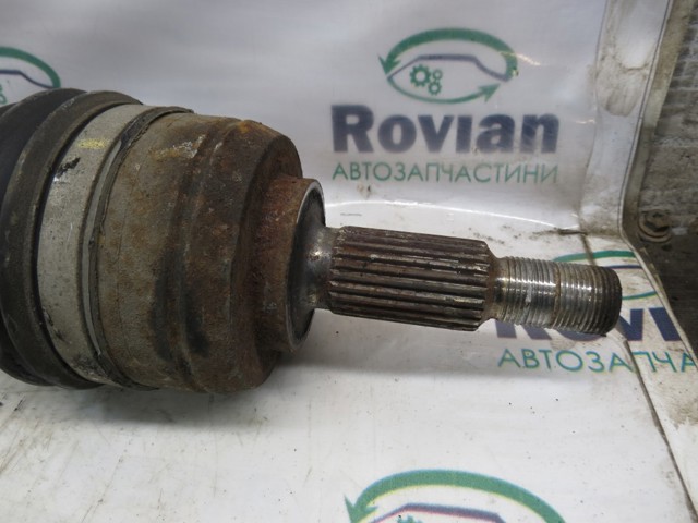 Піввісь передня ліва 391016076R RENAULT