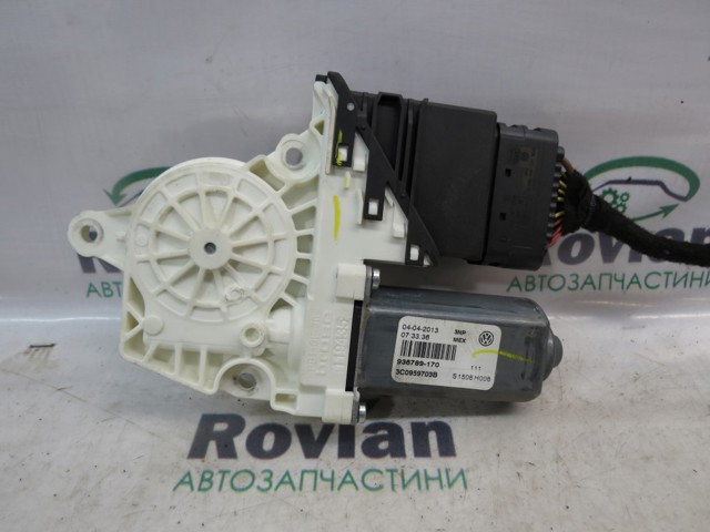 Двигун склопідіймача двері передньої, лівої 3C0959703B VAG