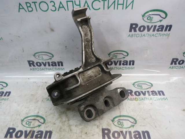 Права опора двигуна 3Q0199262M VAG