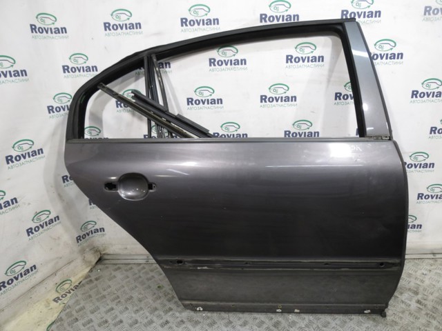 Двері задні, праві 3U5833052B VAG