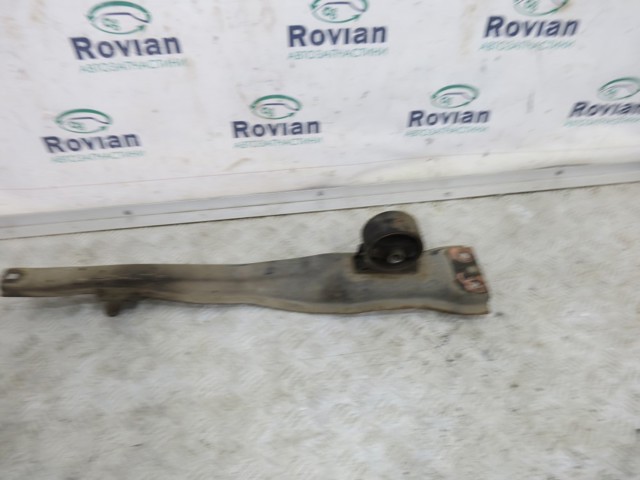 Балка кріплення двигуна 4000A239 MITSUBISHI