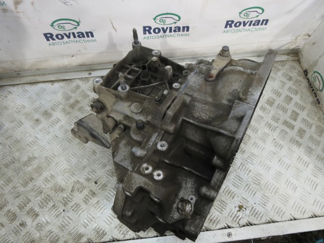 Коробка механіка в зборі 4300039954 HYUNDAI